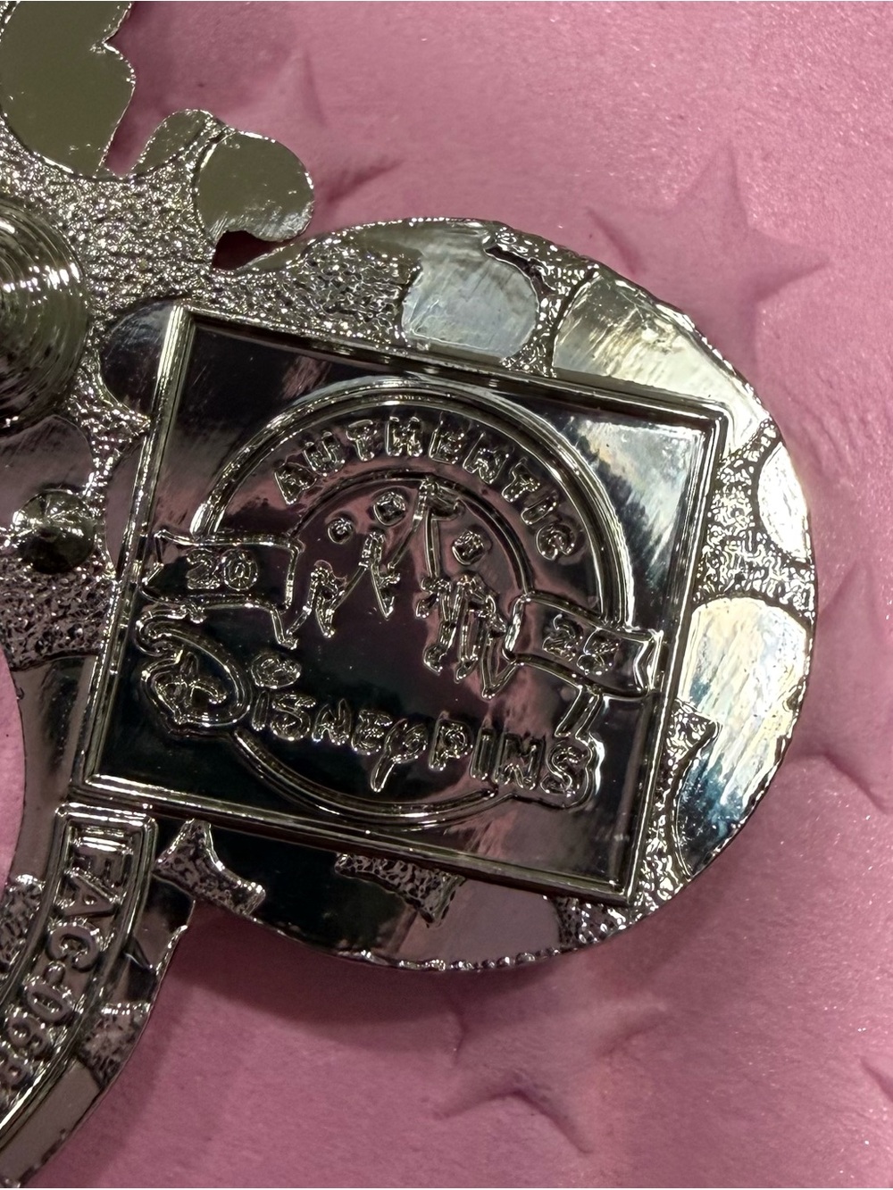 WDW - 2025 Wave A- Cinderella Castle Super Chaser Hidden Mickey Pin - Picture 7 of 7